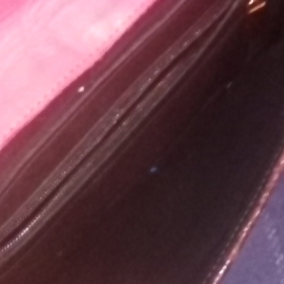 LAUDI VIDNI SOTTO CLUTCH NWT FIRM - Picture 4 of 7